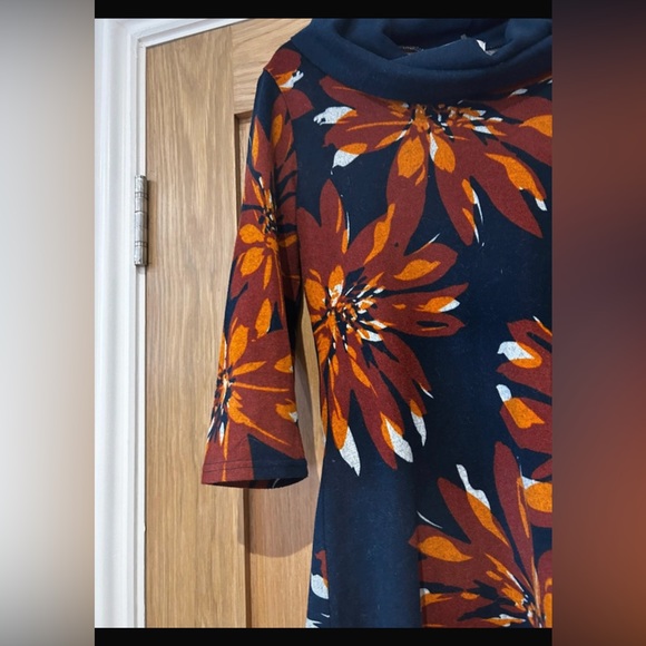 Ladies Apricot Jumper Dress Excellent condition - Picture 2 of 4